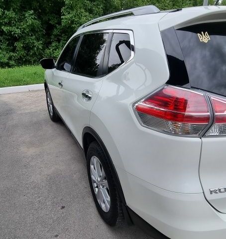 Белый Ниссан Rogue, объемом двигателя 2.5 л и пробегом 130 тыс. км за 12999 $, фото 7 на Automoto.ua