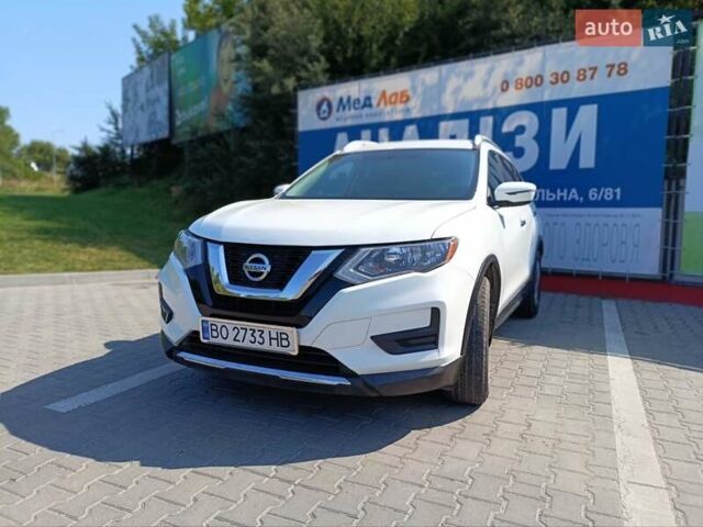 Ниссан Rogue 2016 в Тернополе на Automoto.ua Белый Ниссан Rogue, объемом двигателя 2.5 л и пробегом 192 тыс. км за 12999 $, фото 7 на Automoto.ua