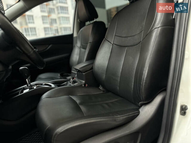 Белый Ниссан Rogue, объемом двигателя 2.49 л и пробегом 172 тыс. км за 14499 $, фото 48 на Automoto.ua