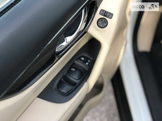 Білий Ніссан Rogue, об'ємом двигуна 2.5 л та пробігом 117 тис. км за 14300 $, фото 6 на Automoto.ua