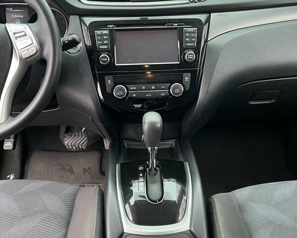 Белый Ниссан Rogue, объемом двигателя 2.49 л и пробегом 86 тыс. км за 11700 $, фото 9 на Automoto.ua