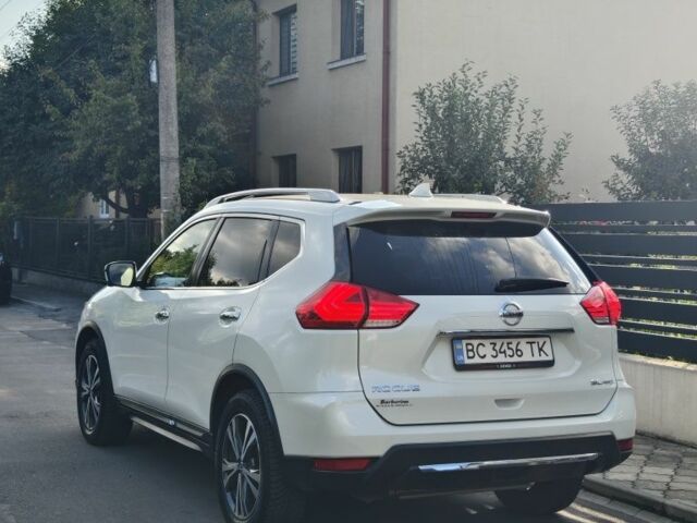 Белый Ниссан Rogue, объемом двигателя 2.5 л и пробегом 151 тыс. км за 15700 $, фото 3 на Automoto.ua
