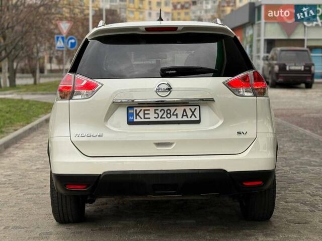 Белый Ниссан Rogue, объемом двигателя 2.5 л и пробегом 130 тыс. км за 11999 $, фото 9 на Automoto.ua