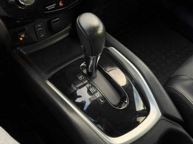 Белый Ниссан Rogue, объемом двигателя 2.5 л и пробегом 112 тыс. км за 15000 $, фото 23 на Automoto.ua