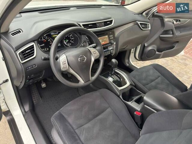 Белый Ниссан Rogue, объемом двигателя 2.5 л и пробегом 130 тыс. км за 11999 $, фото 15 на Automoto.ua