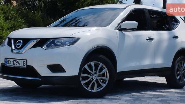 Белый Ниссан Rogue, объемом двигателя 2.49 л и пробегом 161 тыс. км за 12800 $, фото 7 на Automoto.ua