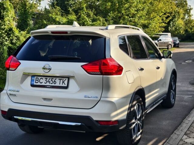 Белый Ниссан Rogue, объемом двигателя 2.5 л и пробегом 151 тыс. км за 15700 $, фото 7 на Automoto.ua