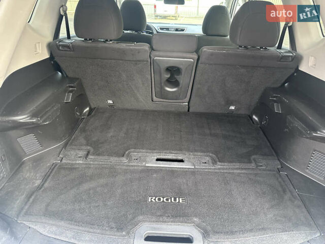 Белый Ниссан Rogue, объемом двигателя 2.5 л и пробегом 165 тыс. км за 10900 $, фото 15 на Automoto.ua