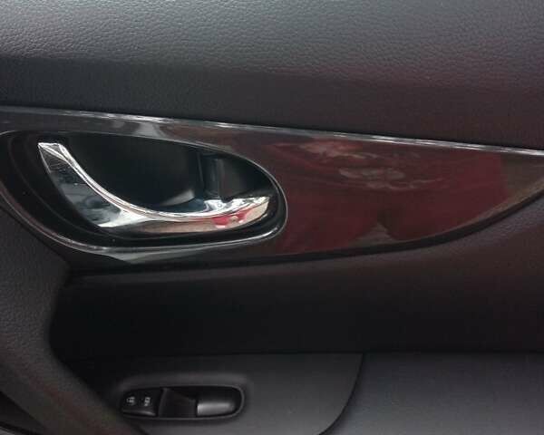 Белый Ниссан Rogue, объемом двигателя 2.5 л и пробегом 115 тыс. км за 15255 $, фото 5 на Automoto.ua