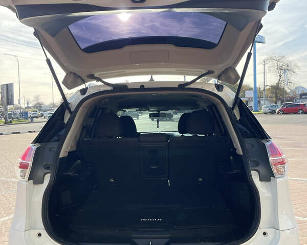 Белый Ниссан Rogue, объемом двигателя 2.49 л и пробегом 220 тыс. км за 11800 $, фото 12 на Automoto.ua