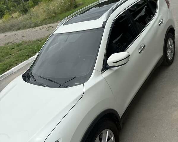 Белый Ниссан Rogue, объемом двигателя 2.49 л и пробегом 129 тыс. км за 13700 $, фото 4 на Automoto.ua