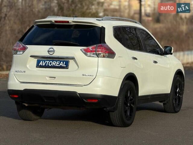 Белый Ниссан Rogue, объемом двигателя 2.5 л и пробегом 112 тыс. км за 15000 $, фото 19 на Automoto.ua