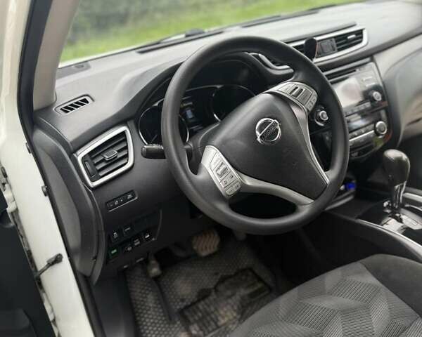 Белый Ниссан Rogue, объемом двигателя 2.49 л и пробегом 129 тыс. км за 13700 $, фото 11 на Automoto.ua