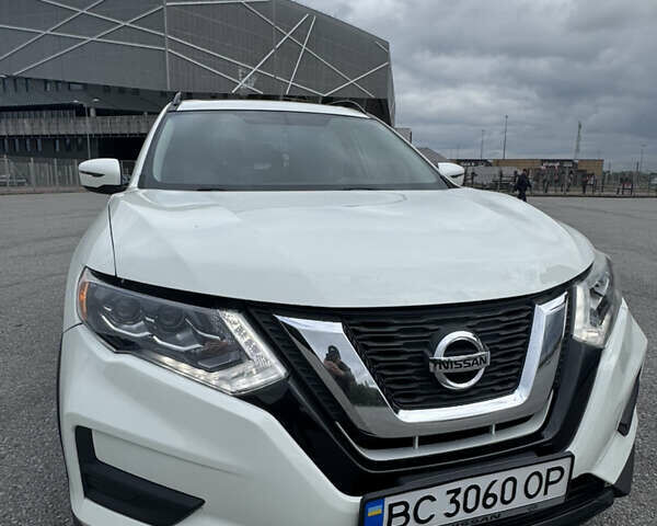 Белый Ниссан Rogue, объемом двигателя 2.5 л и пробегом 248 тыс. км за 14100 $, фото 1 на Automoto.ua