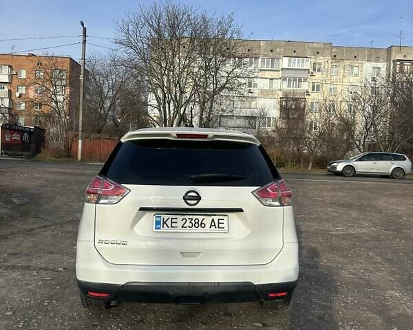Белый Ниссан Rogue, объемом двигателя 2.49 л и пробегом 186 тыс. км за 13999 $, фото 5 на Automoto.ua