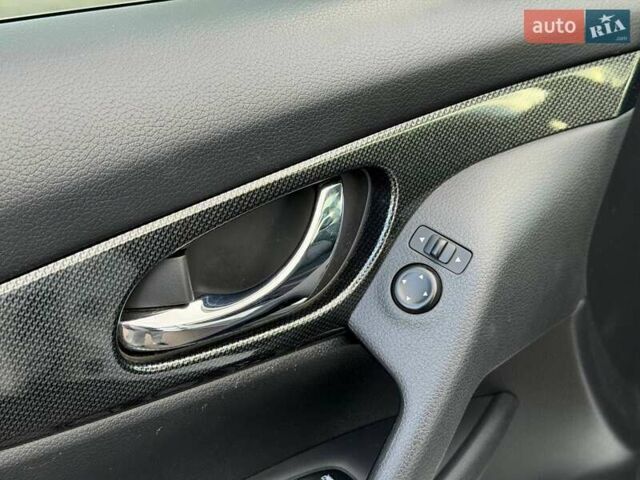 Белый Ниссан Rogue, объемом двигателя 2.5 л и пробегом 112 тыс. км за 15000 $, фото 38 на Automoto.ua