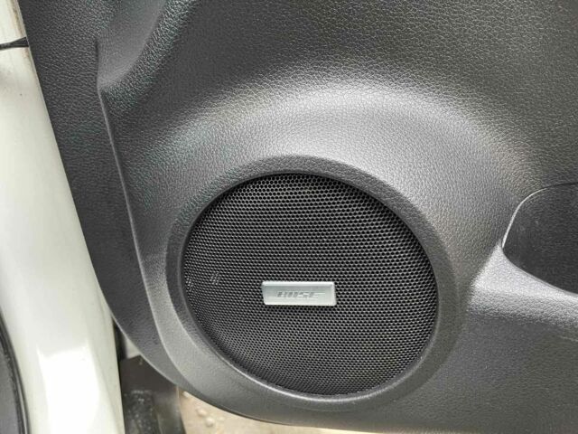 Белый Ниссан Rogue, объемом двигателя 2.5 л и пробегом 155 тыс. км за 13900 $, фото 7 на Automoto.ua