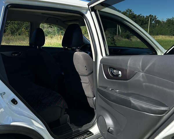 Білий Ніссан Rogue, об'ємом двигуна 2.49 л та пробігом 123 тис. км за 13200 $, фото 13 на Automoto.ua