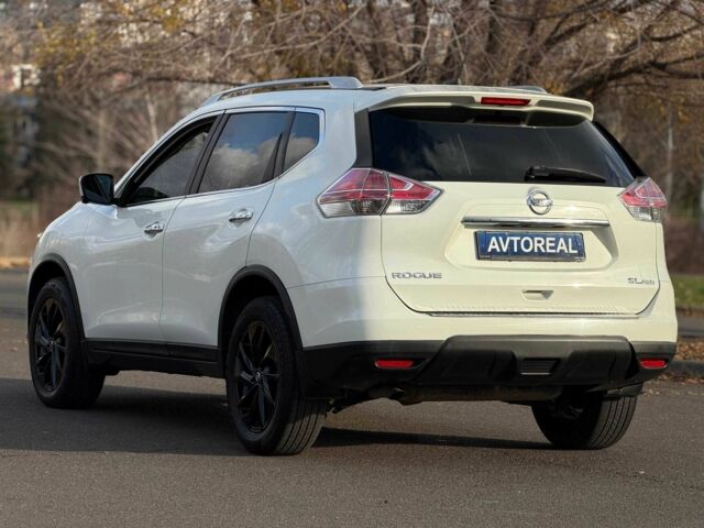 Белый Ниссан Rogue, объемом двигателя 2.5 л и пробегом 112 тыс. км за 15000 $, фото 7 на Automoto.ua