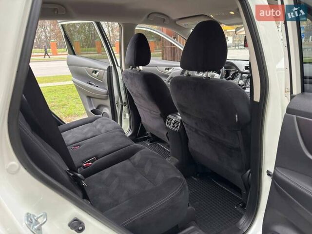 Белый Ниссан Rogue, объемом двигателя 2.5 л и пробегом 130 тыс. км за 11999 $, фото 24 на Automoto.ua