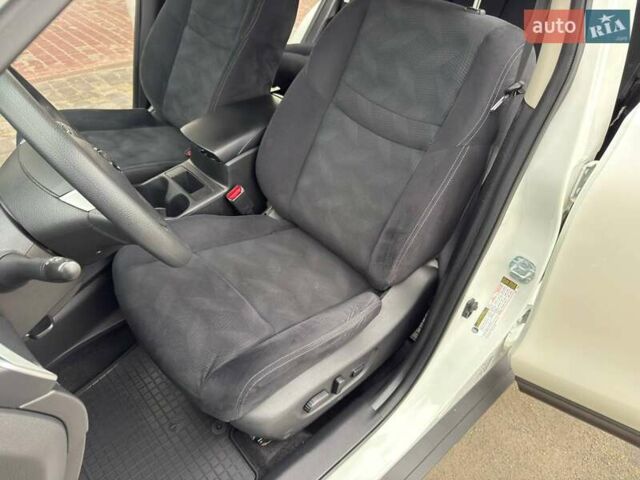 Белый Ниссан Rogue, объемом двигателя 2.5 л и пробегом 130 тыс. км за 11999 $, фото 10 на Automoto.ua