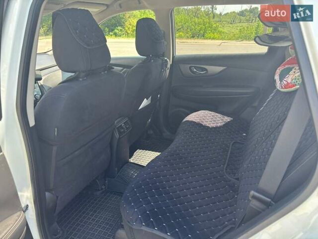 Белый Ниссан Rogue, объемом двигателя 2.49 л и пробегом 182 тыс. км за 13500 $, фото 15 на Automoto.ua