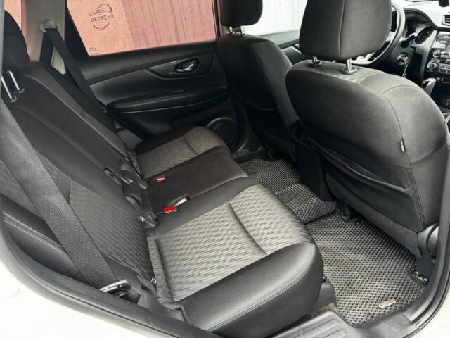 Белый Ниссан Rogue, объемом двигателя 2.5 л и пробегом 166 тыс. км за 12700 $, фото 12 на Automoto.ua