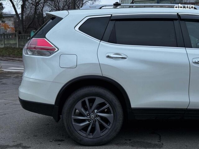 Білий Ніссан Rogue, об'ємом двигуна 2.5 л та пробігом 141 тис. км за 13990 $, фото 9 на Automoto.ua