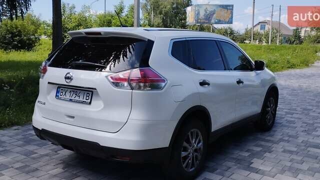 Белый Ниссан Rogue, объемом двигателя 2.49 л и пробегом 161 тыс. км за 12800 $, фото 12 на Automoto.ua