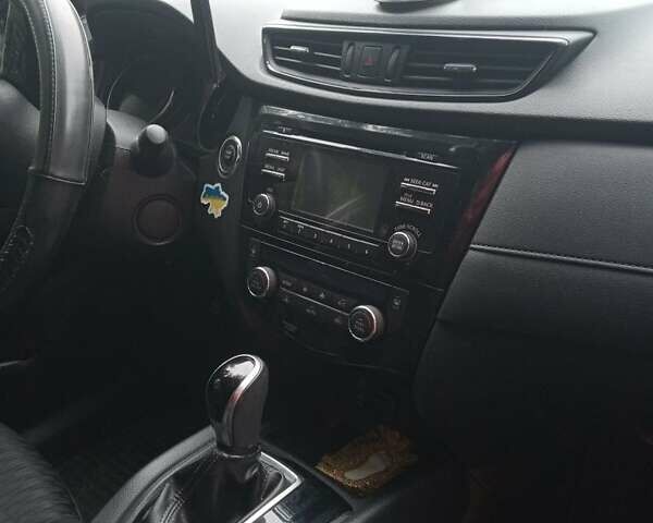 Белый Ниссан Rogue, объемом двигателя 2.5 л и пробегом 115 тыс. км за 15255 $, фото 4 на Automoto.ua