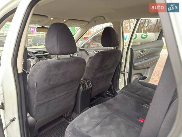 Белый Ниссан Rogue, объемом двигателя 2.5 л и пробегом 130 тыс. км за 11999 $, фото 20 на Automoto.ua