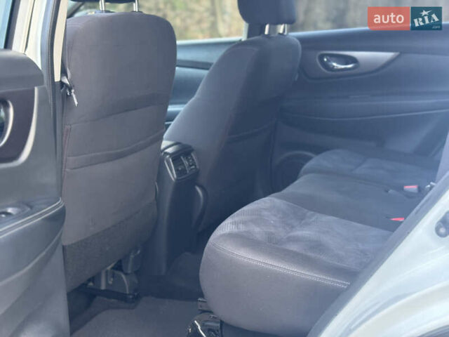 Білий Ніссан Rogue, об'ємом двигуна 2.5 л та пробігом 220 тис. км за 12000 $, фото 34 на Automoto.ua