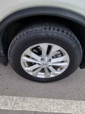 Белый Ниссан Rogue, объемом двигателя 2.49 л и пробегом 129 тыс. км за 13700 $, фото 17 на Automoto.ua