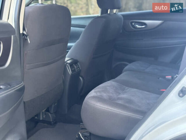 Білий Ніссан Rogue, об'ємом двигуна 2.5 л та пробігом 220 тис. км за 12000 $, фото 35 на Automoto.ua