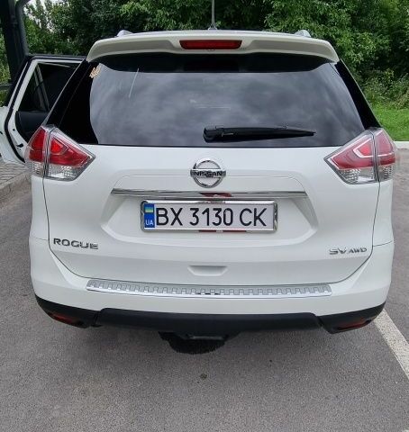 Белый Ниссан Rogue, объемом двигателя 2.5 л и пробегом 130 тыс. км за 12999 $, фото 5 на Automoto.ua