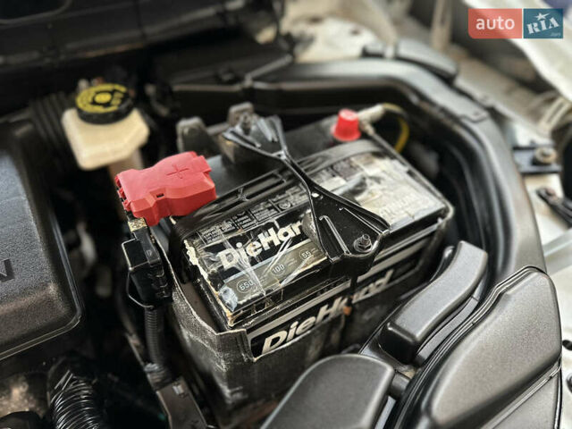 Белый Ниссан Rogue, объемом двигателя 2.49 л и пробегом 172 тыс. км за 14499 $, фото 55 на Automoto.ua