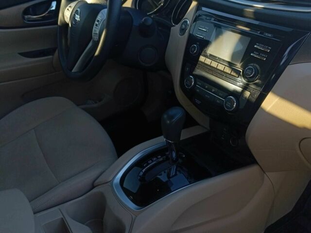 Белый Ниссан Rogue, объемом двигателя 2.5 л и пробегом 69 тыс. км за 16500 $, фото 3 на Automoto.ua