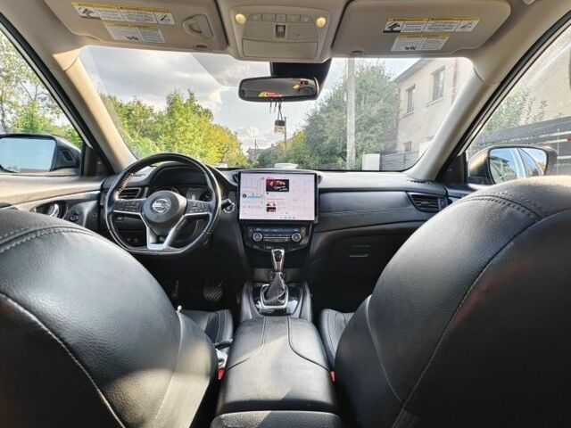 Белый Ниссан Rogue, объемом двигателя 2.5 л и пробегом 151 тыс. км за 15700 $, фото 4 на Automoto.ua