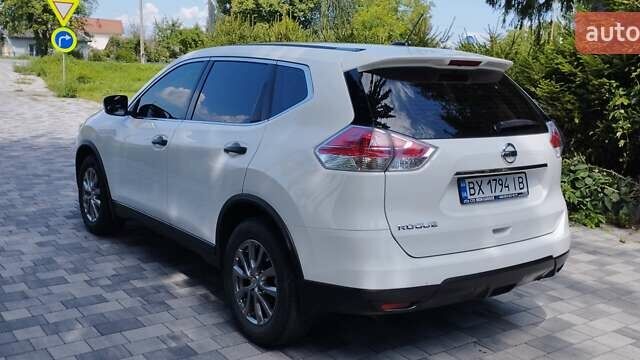 Белый Ниссан Rogue, объемом двигателя 2.49 л и пробегом 161 тыс. км за 12800 $, фото 13 на Automoto.ua