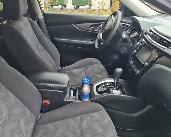 Белый Ниссан Rogue, объемом двигателя 2.49 л и пробегом 214 тыс. км за 13500 $, фото 7 на Automoto.ua