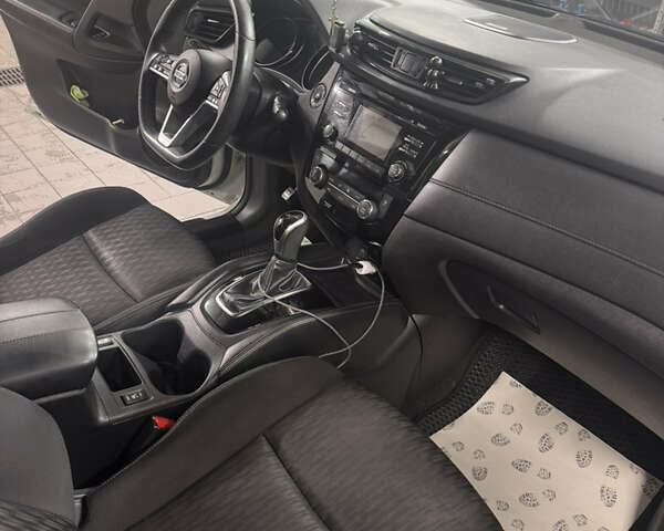 Белый Ниссан Rogue, объемом двигателя 2.5 л и пробегом 248 тыс. км за 14100 $, фото 40 на Automoto.ua