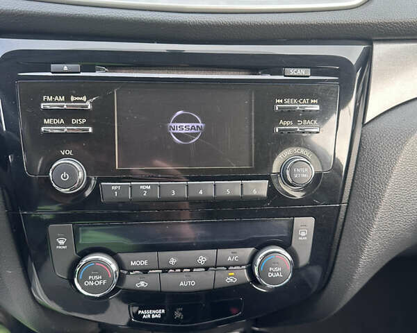 Белый Ниссан Rogue, объемом двигателя 2.5 л и пробегом 165 тыс. км за 10900 $, фото 24 на Automoto.ua