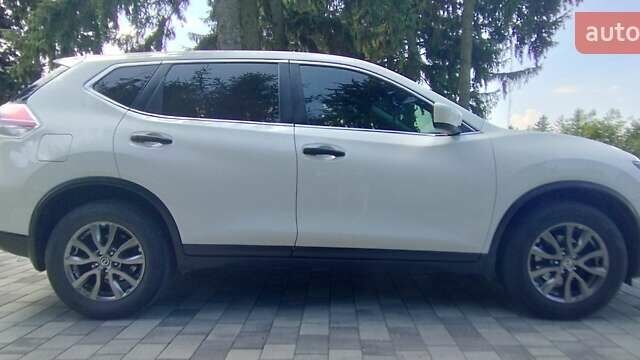 Белый Ниссан Rogue, объемом двигателя 2.49 л и пробегом 161 тыс. км за 12800 $, фото 16 на Automoto.ua