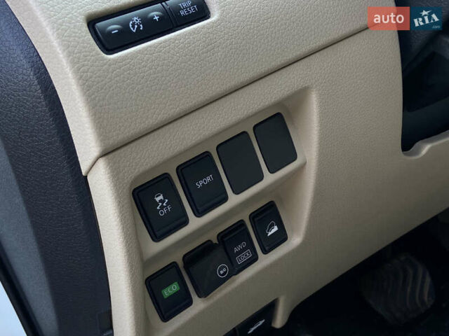 Білий Ніссан Rogue, об'ємом двигуна 2.49 л та пробігом 140 тис. км за 12999 $, фото 14 на Automoto.ua