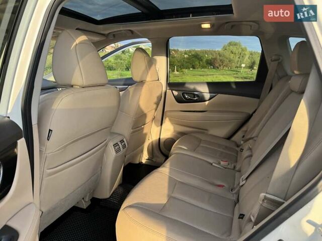 Белый Ниссан Rogue, объемом двигателя 0 л и пробегом 115 тыс. км за 14500 $, фото 5 на Automoto.ua