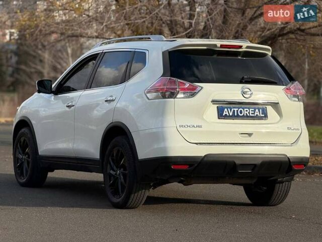 Белый Ниссан Rogue, объемом двигателя 2.5 л и пробегом 112 тыс. км за 15000 $, фото 22 на Automoto.ua