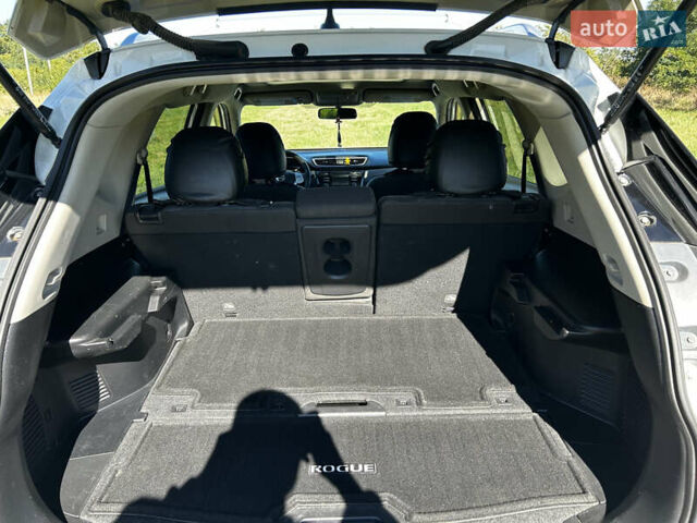 Білий Ніссан Rogue, об'ємом двигуна 2.49 л та пробігом 123 тис. км за 13200 $, фото 24 на Automoto.ua