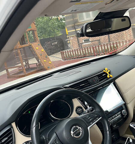 Белый Ниссан Rogue, объемом двигателя 2.49 л и пробегом 186 тыс. км за 16000 $, фото 8 на Automoto.ua