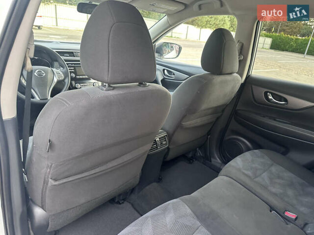 Белый Ниссан Rogue, объемом двигателя 2.5 л и пробегом 165 тыс. км за 10900 $, фото 14 на Automoto.ua