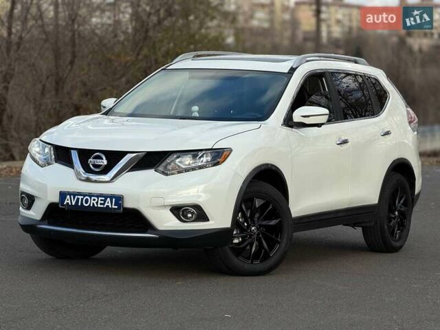 Белый Ниссан Rogue, объемом двигателя 2.5 л и пробегом 112 тыс. км за 15000 $, фото 1 на Automoto.ua